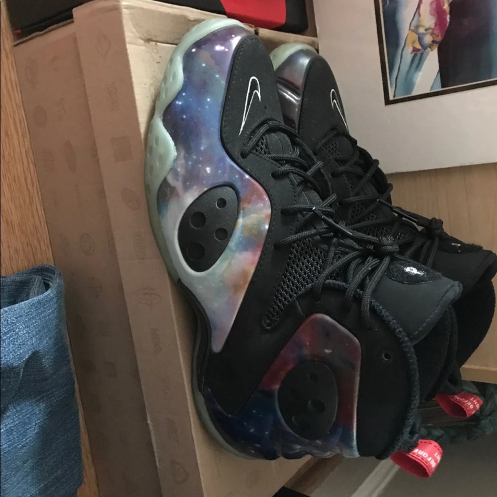 Nike galaxy rookie.